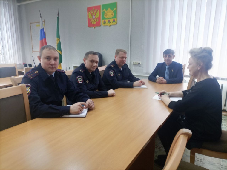 Встреча с сотрудниками УВД по Кировской области и пункта полиции «Даровской».